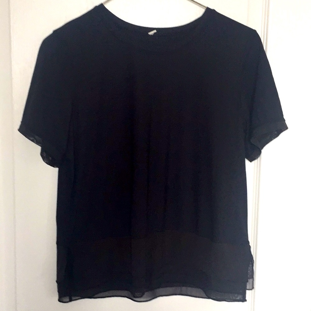 Lululemon crop black shirt